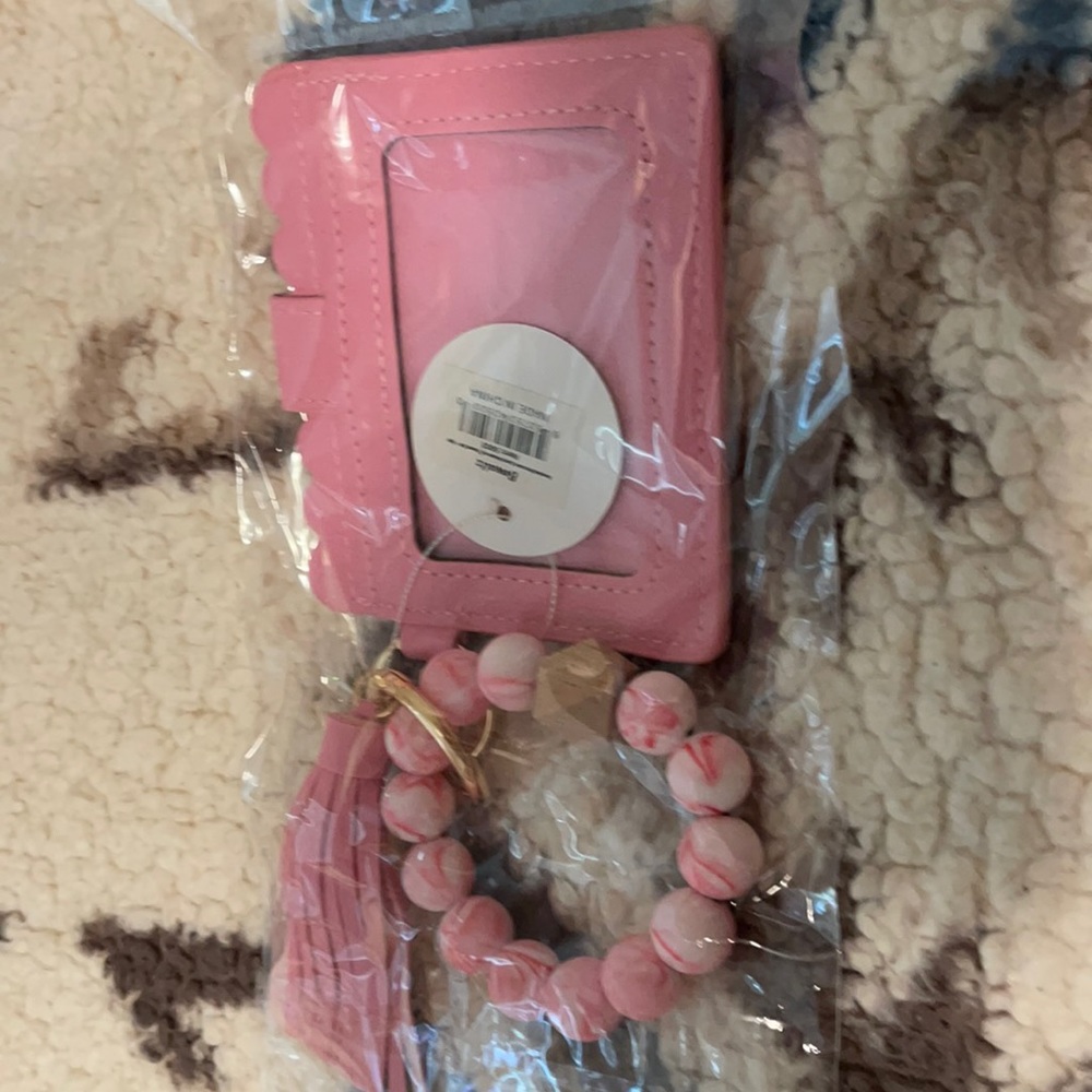 Wristlet wallet